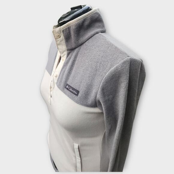 Columbia Sweater Women's XS Pullover Snap Closure Long Sleeve NWT *Flawed Button - Picture 3 of 10